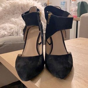 nine west suede heels
